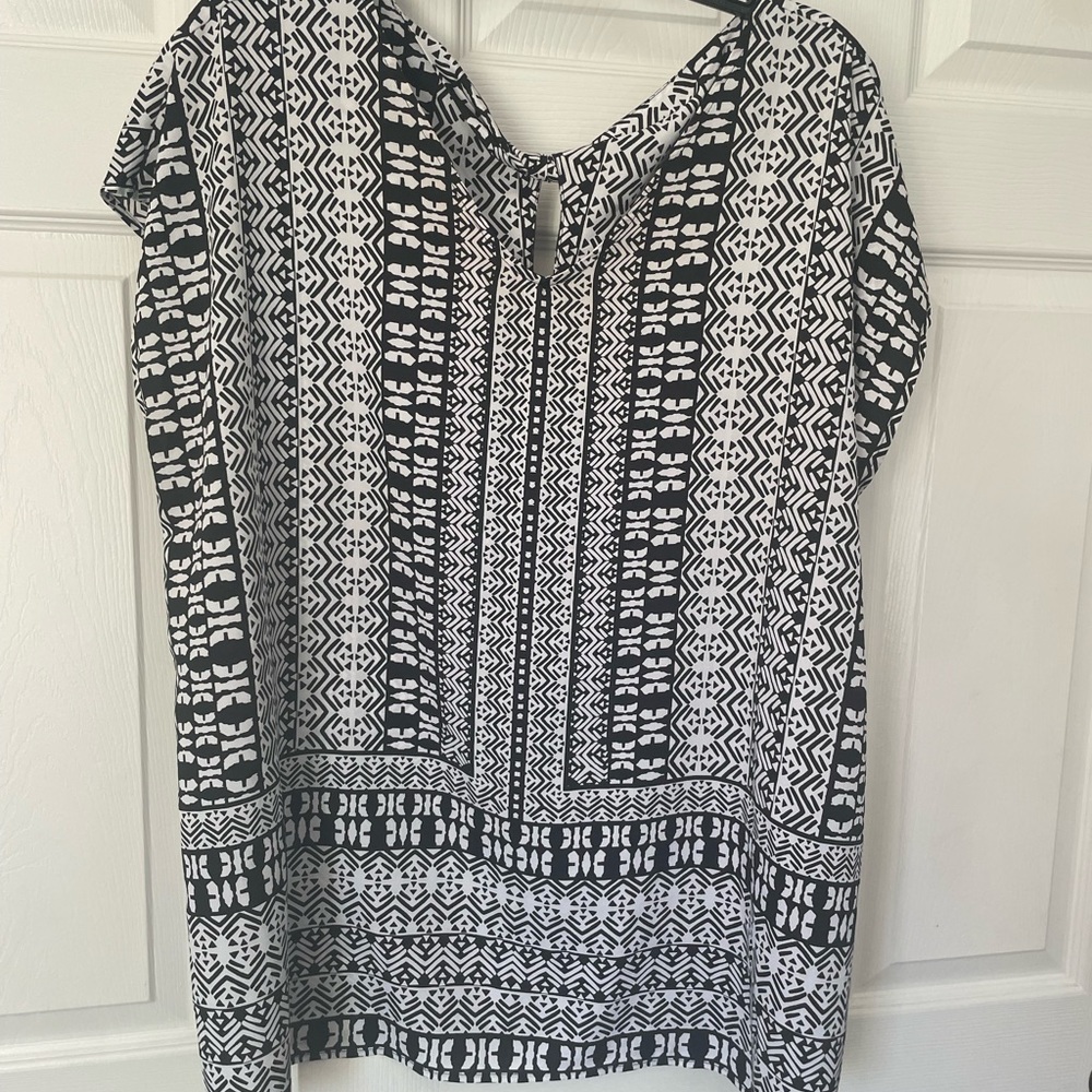 Chicos black and white top, size 3, XL